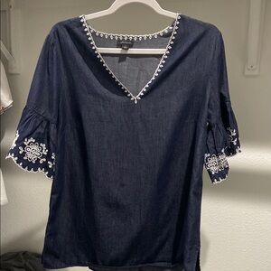 Ann Taylor Blue Embroidered Short Sleeve Blouse